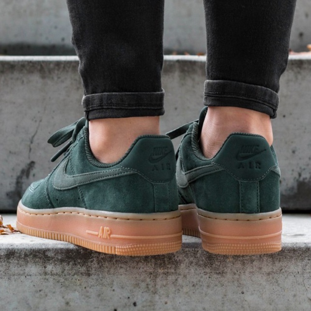 ⬇️FINAL PRICE DROP⬇️ Nike Air Force 1 SE - Picture 2 of 7